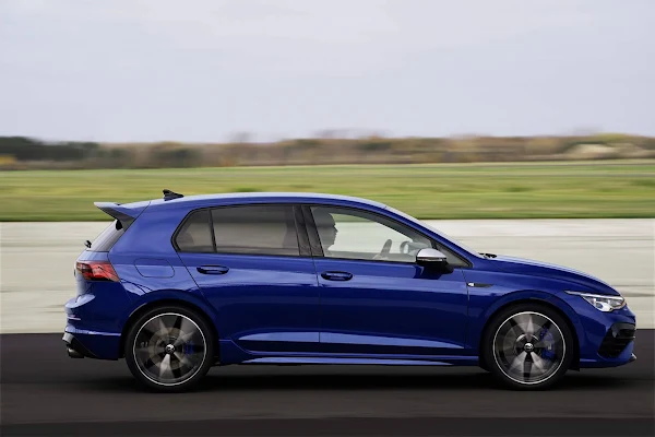 VW Golf R 2022 Mk8: teste mostra 100 km/h em 4,4s - vídeo