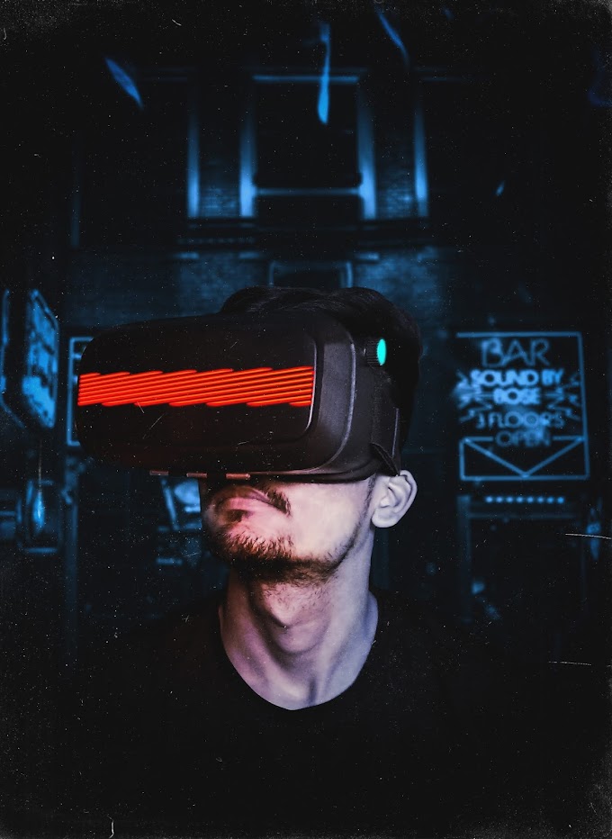 Person Wearing Vr Goggles - Tech Picture - No Copyright - Free Download