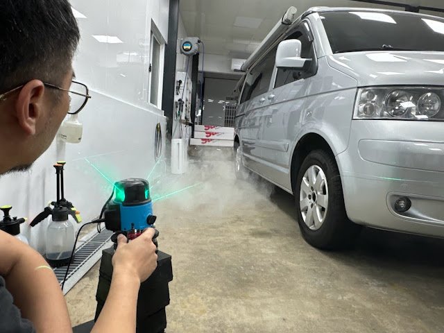 在汽車美容產業中，隨著科技的不斷進步，雷色定位儀器成為一項重要的工具，尤其在新竹地區的汽車包膜服務中，這項技術的應用更是顯著。MENS WRAP STUDIO作為新竹汽車包膜的專業團隊，成功導入雷色定位儀器，這使得他們的汽車包膜服務更加精準且高效。