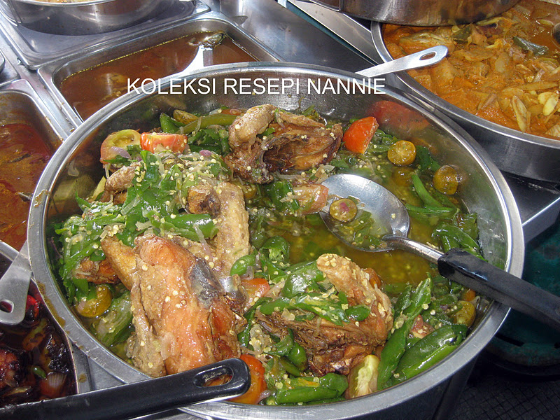 RESEPI NENNIE KHUZAIFAH: Makan nasi Minang di Pulau Pinang