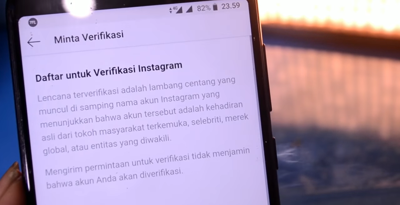 Pelajari langkah-langkah dan persyaratan untuk mendapatkan Tanda Centang Biru di Instagram untuk profil yang terverifikasi.