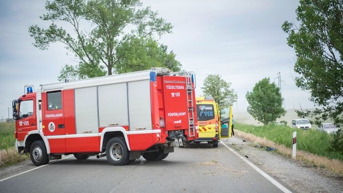 Összeütközött két személyautó Kápolna térségében: az egyik jármű patakmederbe zuhan