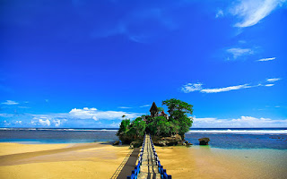 Pantai Balekambang