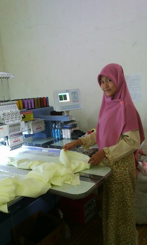 Model Jilbab Terbaru Di Makassar tren busana muslim 