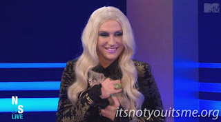 Ke$ha Is A Lione$$ On Nikki & Sara Live