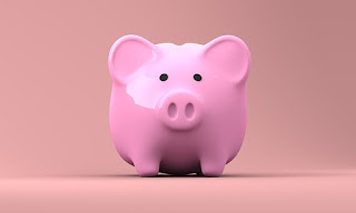 Piggy bank on a pink background photo by QuinceMedia on Pixabay - https://pixabay.com/illustrations/piggy-bank-money-finance-banking-2889042/