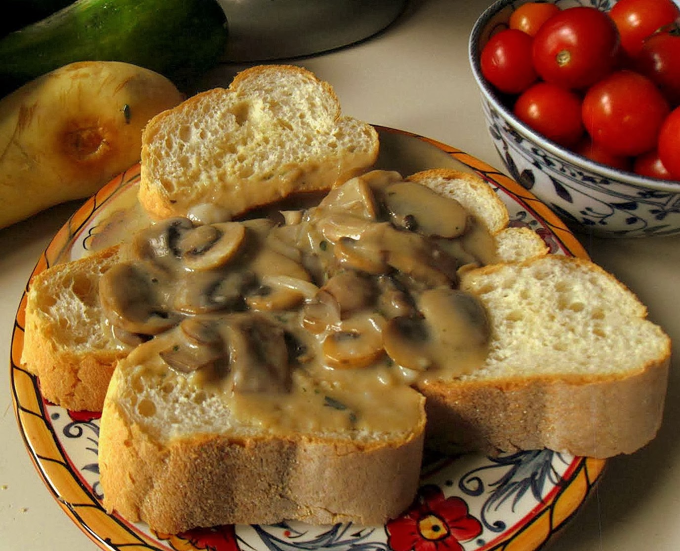 http://church-ladies.blogspot.com/2012/03/40-meatless-meals-creamed-mushrooms-on.html