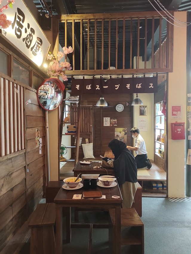 ambience roji ramen kamaja jaksel