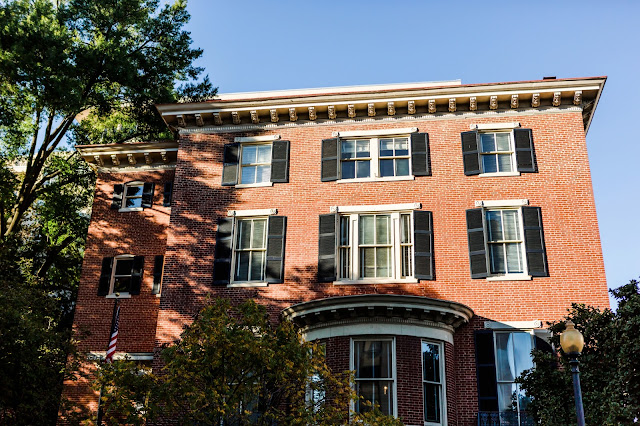 A night time DC wedding at the DACOR Bacon House photographed by Heather Ryan Photography