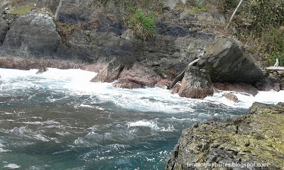 Wisata batu candi teluk kiluan Lampung