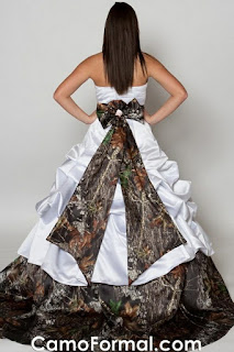 camo wedding dresses and rings
