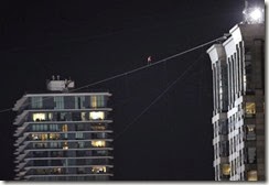 EVANGÉLICO NIK WALLENDA CAMINA POR EL CIELO DE CHICAGO