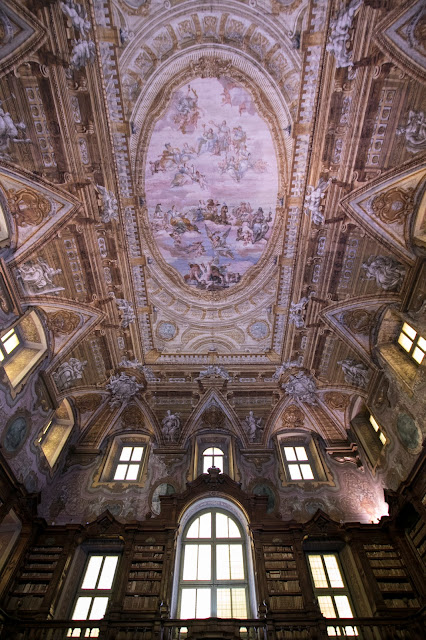 Biblioteca-Complesso monumentale dei Girolamini-Napoli