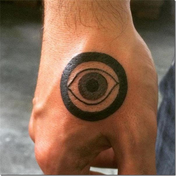 quin-tiene-personalidad-tatuajes-en-la-mano