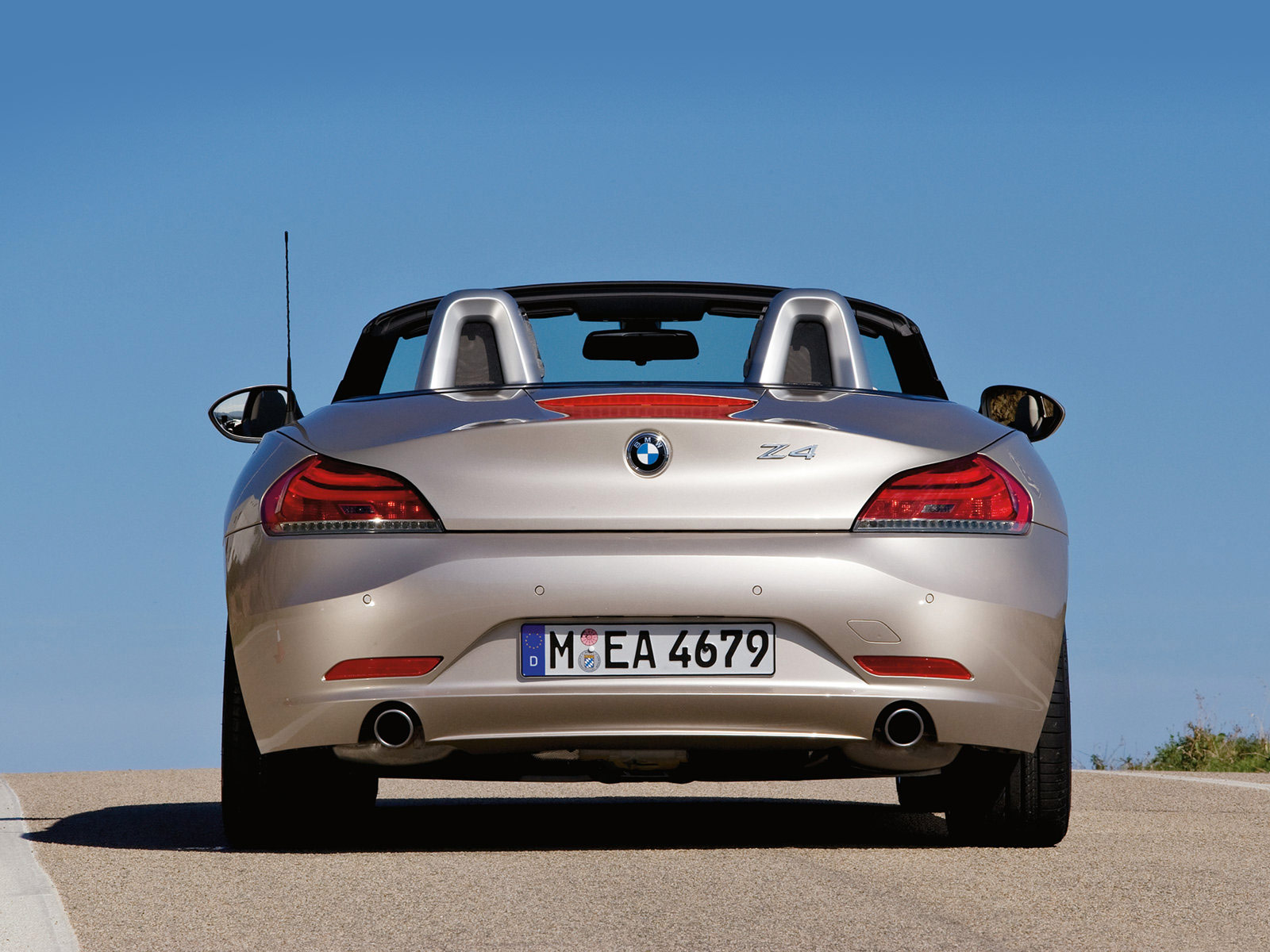 Auto Trends Magazine: 2010 BMW Z4 car desktop wallpaper , technical