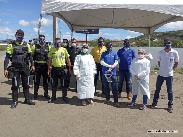 Servidores da saúde, agentes de trânsito e Guarda Municipal no combate à Covid-19 em Santa Cruz do Capibaribe