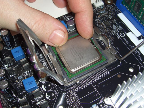 Informasi Teknologi: Komponen Komponen Penting Dalam CPU