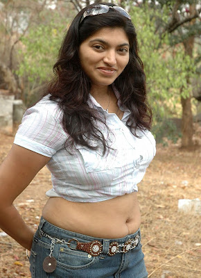 Actress Keerthi Navel Show High Quality Photos