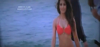 Bipasha Basu in bikini hot video from Players movie 