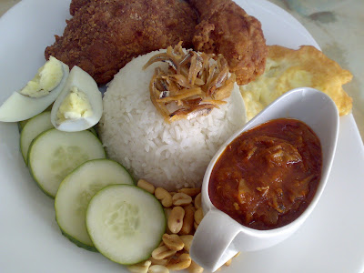 SWEET V@NiLL@: Resepi Nasi Lemak Ayam Goreng Berempah 