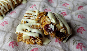 White Chocolate and Cranberry Granola Bars