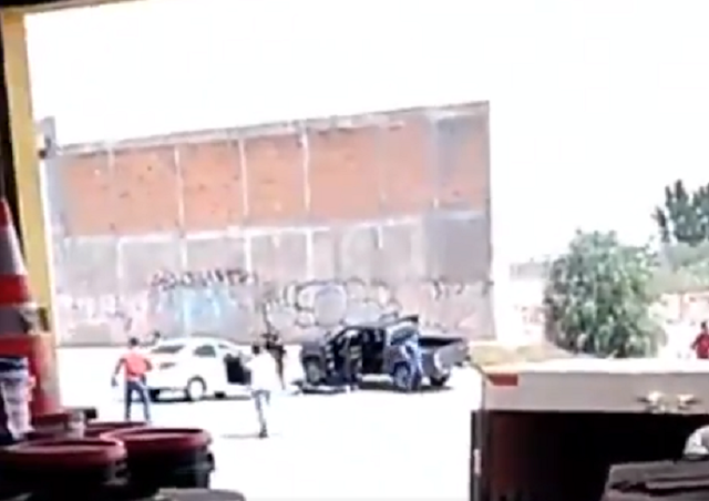 VIDEO.- Por no alinearse lo quebraron? Masacran a balazos a Comandante de la Federal en San Luis Potosí captan a puño de  Sicarios cuando lo tenían encañonado