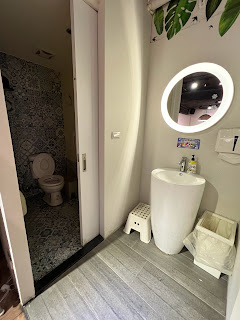 台北市親子餐廳親子空間推薦：淘憩時光親子餐廳.算小型親子餐廳,適合小寶寶和小幼幼. 用餐環境安靜自在,有寶寶愛的義大利麵燉飯也有健康料理.附近有袖珍博物館和親子天下club可以一起安排。親子遊戲區主要有兩個區塊，球池區和地墊區。地墊區有家家酒玩具，娃娃屋，嬰幼兒喜歡的有聲玩具，車車等兒童繪本故事書.