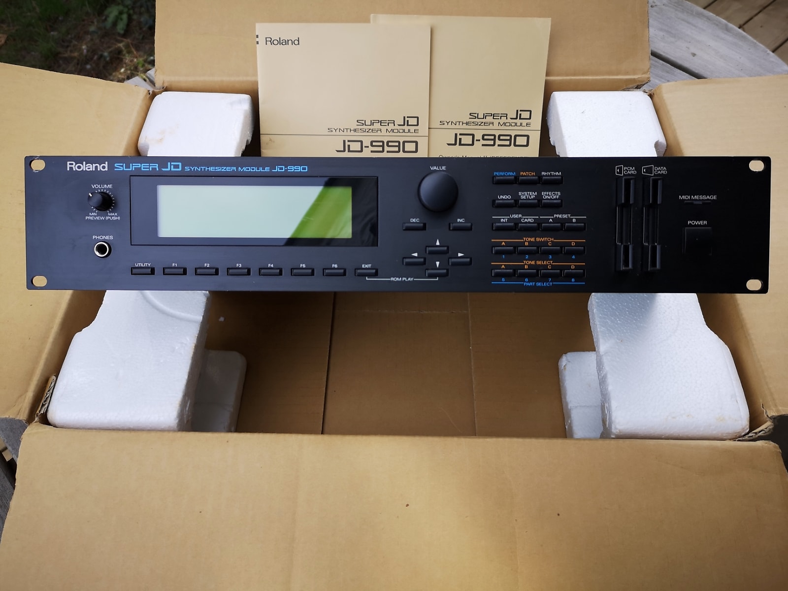 Matrixsynth Roland Jd 990 In Box W Manual Sn Ze