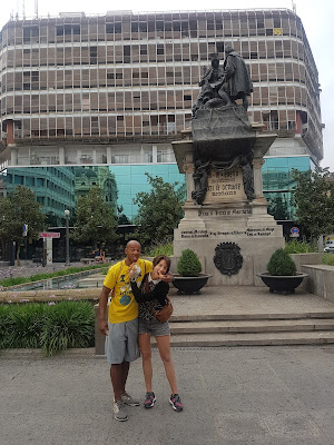 Breakfast at Plaza Isabel Católico before the walking tour