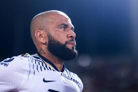Primeira imagem de Daniel Alves após prisão é exibida pela TV espanhola