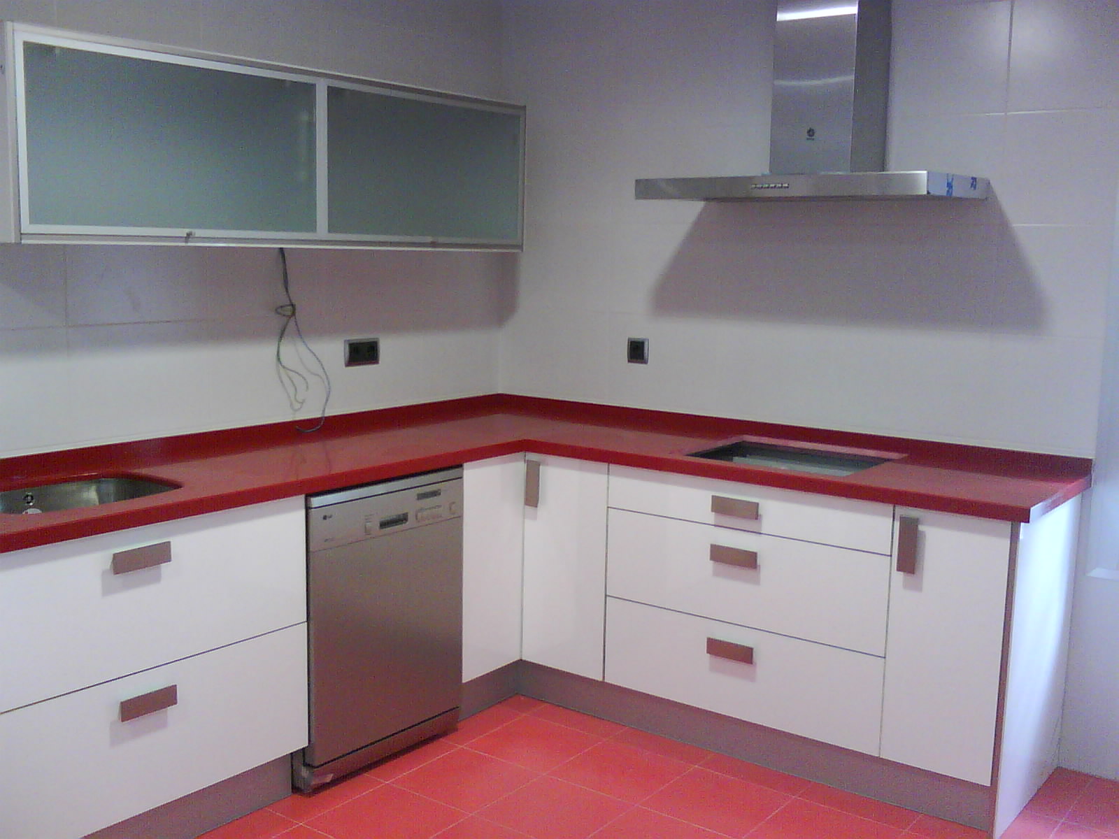COCINA+BLANCA+Y+ROJA+1 (image)