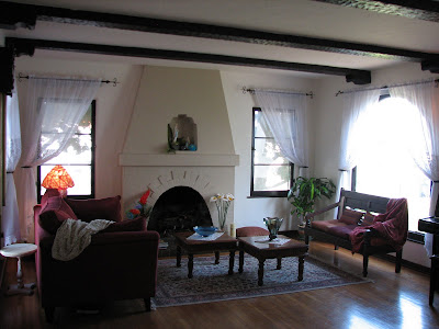 Spanish Style Homes on Mostly Of Spanish Revival Mission Style Homes And Craftsman Bungalows
