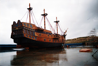 Uno de los buques construidos para el rodaje de La isla de las cabezas cortadas