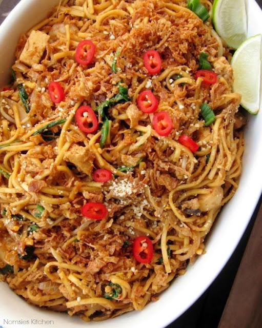 Recipe for Mamak Mee Goreng from Nomsies Kitchen
