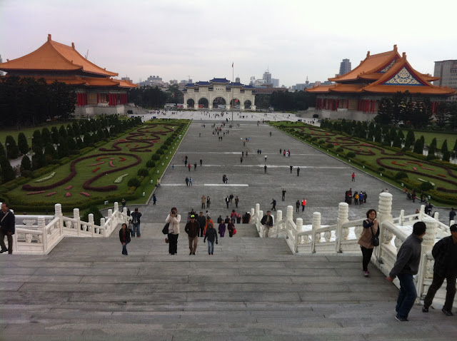 chiang kai shek memorial hall