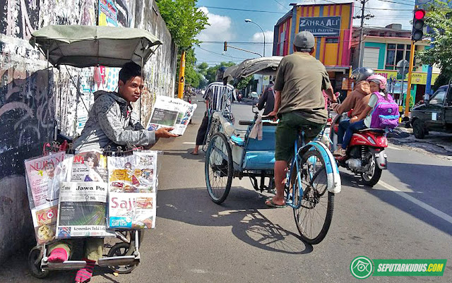 kisah inspiratif penjual koran di kudus