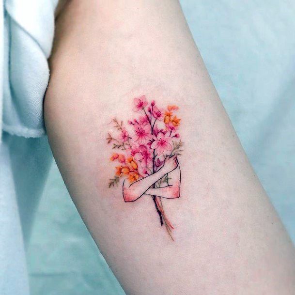 50 lindas tatuagens de buquê de flores | Veja e fique inspirada!