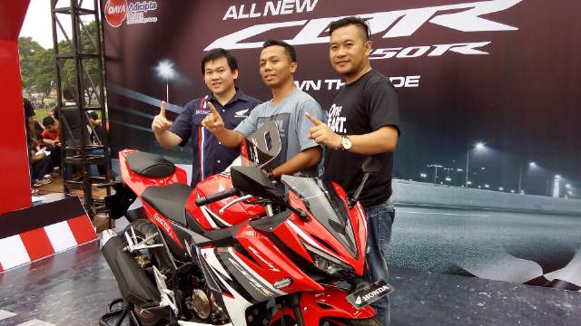 Merdeka Motor  Karawang  Dealer  Resmi Sepeda Motor  Honda 
