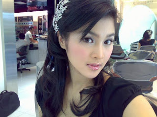 Foto Sandra Dewi