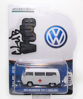 greenlight Volkswagen Club V-Dub 1975 Volkswagen Type 2 Ambulance