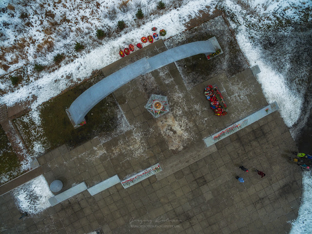 Мемориал Разорванное кольцо вид сверху