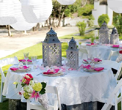 We feature ideas from the romantic outdoor wedding of our very own 