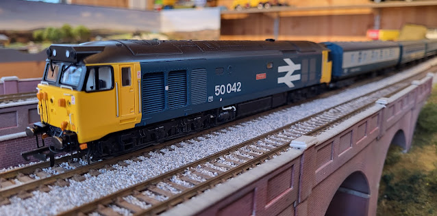 Hornby Class 50