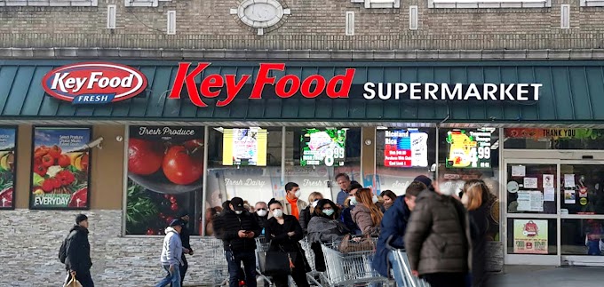 Supermercados dominicanos en NY hacen su agosto en medio de la crisis del coronavirus