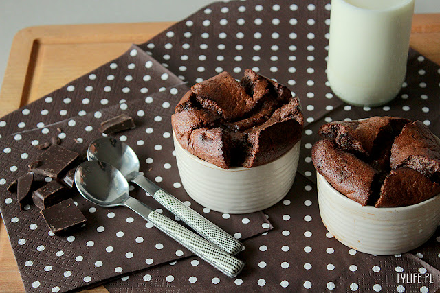 suflet czekoladowy, czekolada, ramekiny, chocolate souffle, deser czekoladowy, 