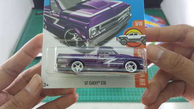 Hot Wheels Super Treasure Hunt 67 Chevy C10