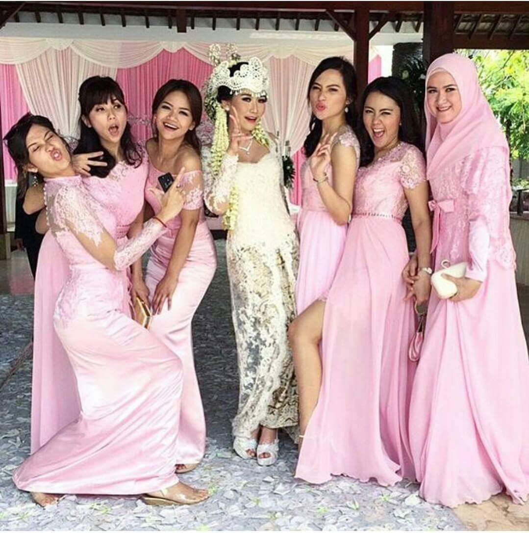  Model  Kebaya Seragam Trend 2020 untuk  Pernikahan  Acara 