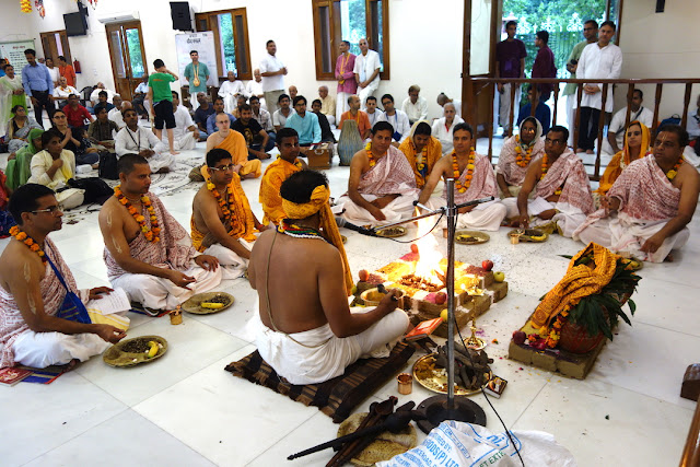 Sankarshan Das conducting Initiation Yajna (Vedic Fire Ceremony)
