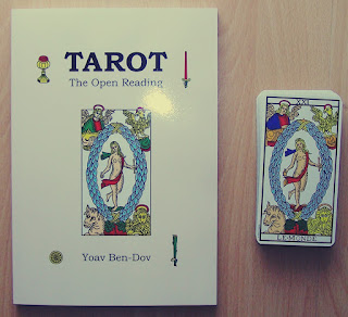 Tarot inaczej. Recenzja „Tarot. The Open Reading” Yoava Ben-Dova