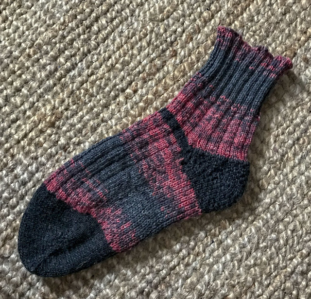 sockor, tå-upp, förkortade-varv-häl, bumeranghäl, elastisk-avmaskning, stickning, knitting